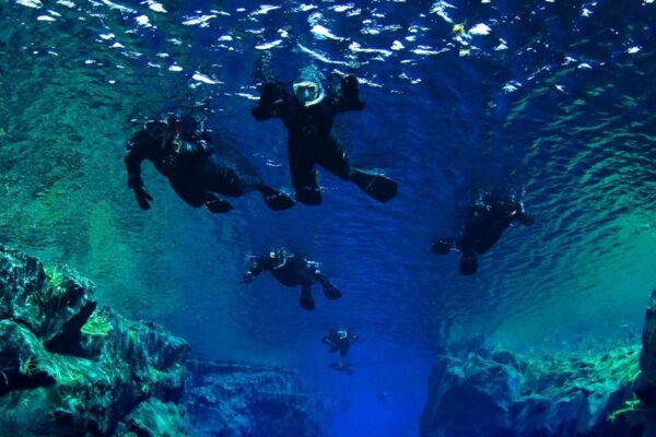 Schnorcheln in der Silfra Spalte im Nationalpark Thingvellir (c) dive.is, Tobias Friedrich