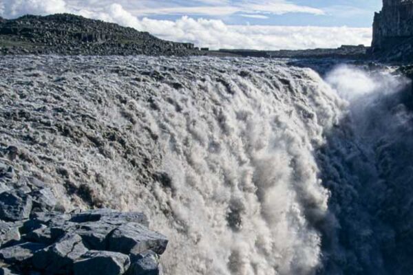 Tosende Wasser am mächtigen Dettifoss in Nordisland