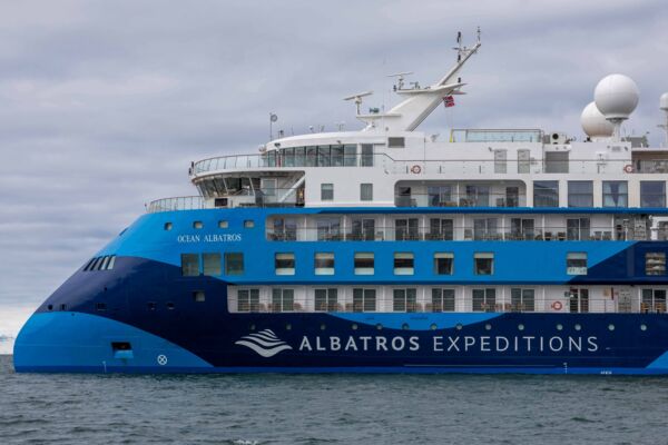 Grönland mit dem Schiff Ocean Albatros entdecken in einer der 94 komfortabelen Kabinen mit Meerblick