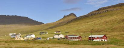 Die Siedlung Öravik liegt auf Suduroy einer der 18 Färöer Inseln