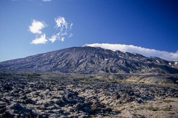 Weite Lavafelder rund um den Vulkan Snaefellsjökull im Westen Islands