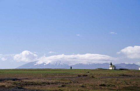 Die Halbinsel Snaefellsnes wird vom imposanten Vulkan Snaefellsjökull dominiert