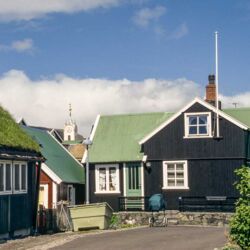 Bummeln Sie durch die Altstadt von Torshavn auf den Färöer Inseln