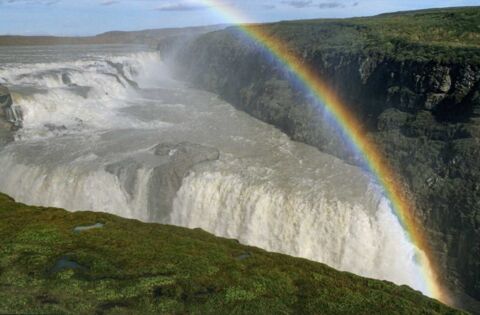 Kein Island-Urlaub ohne den Wasserfall Gullfoss.