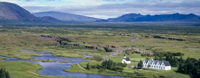 Urlaub in Island: Im Nationalpark Thingvellir zeigt sich der Grabenbruch der Erdplatten.