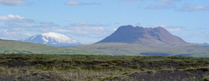 Auf dem Vulkan Hekla liegt meist auch im Sommer noch etwas Schnee