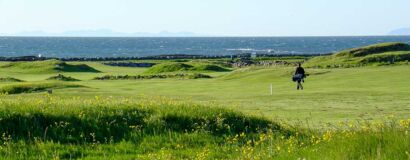 Einer der vielen Golfplätze in Island, im hellen Sommer kann man praktisch rund um die Uhr Golf spielen