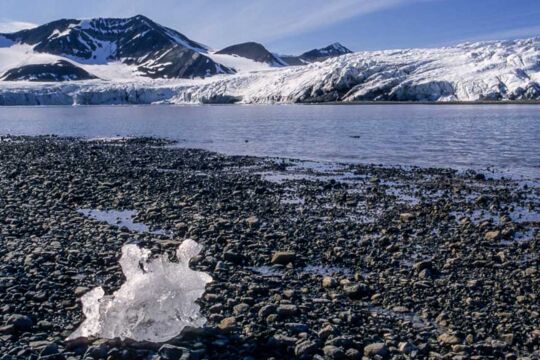 Einzigartige Gletscher- und Bergwelten auf Spitzbergen