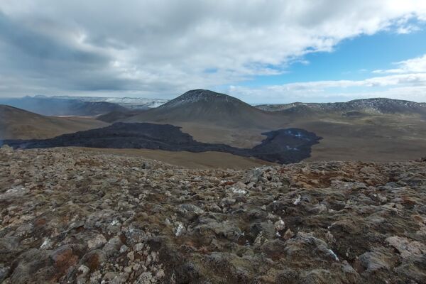 Blick auf neue Lava im Geldingadalur auf Reykjanes